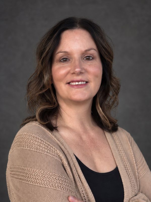 Andrea Daughenbaugh Headshot