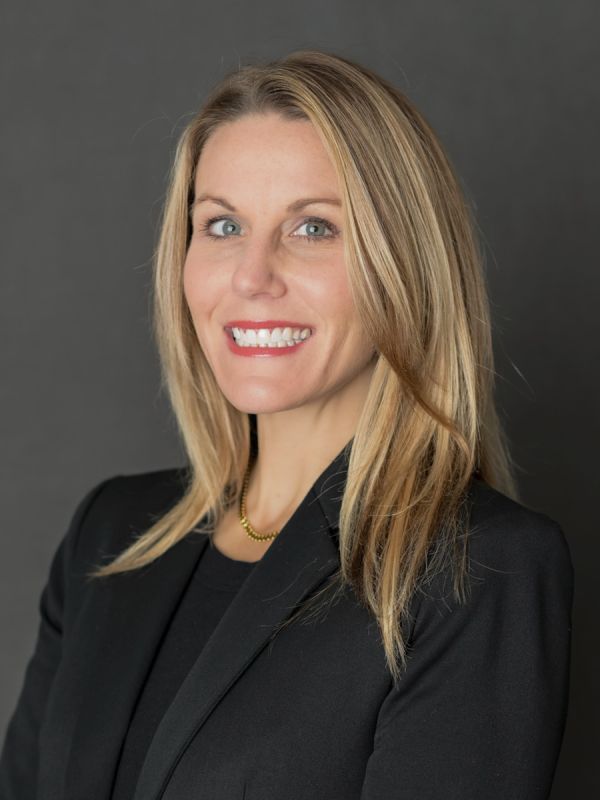 Kate Schmidbauer Headshot