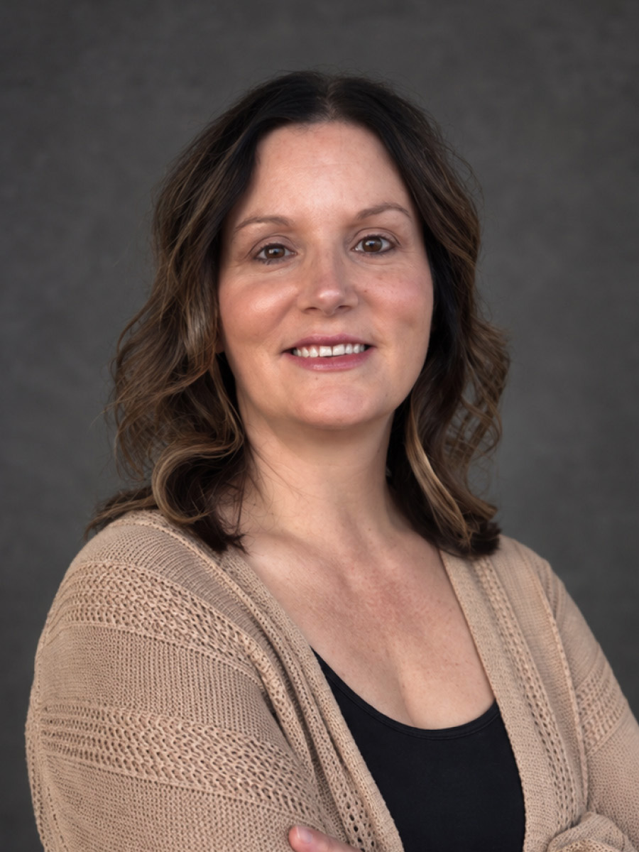 Andrea Daughenbaugh Headshot